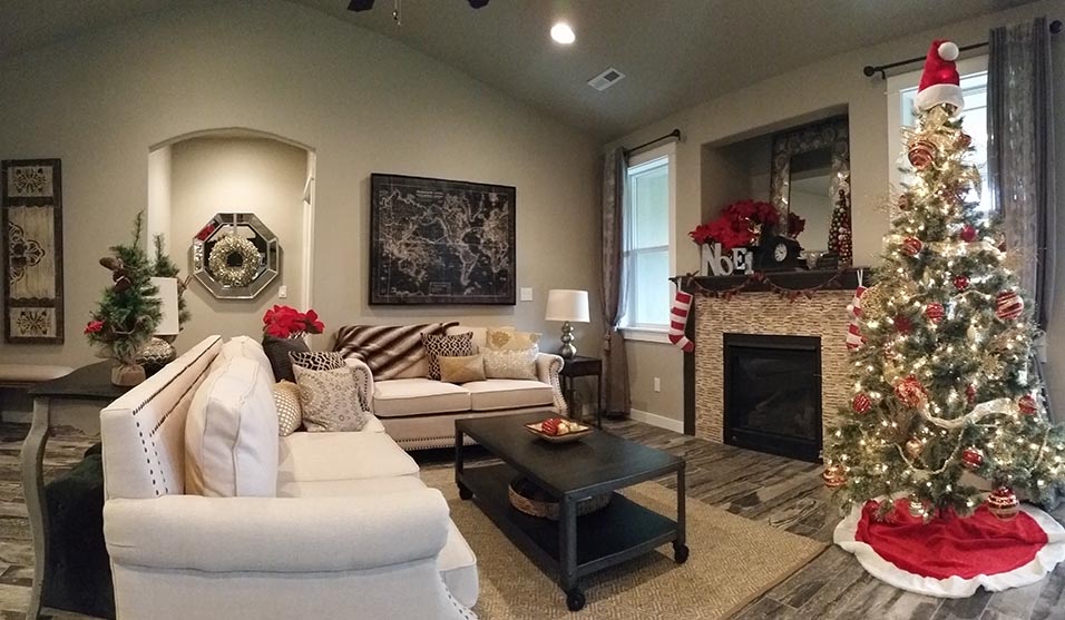 Living room decorated perfectly for the holidays - How to Sell Your Home During the Holidays