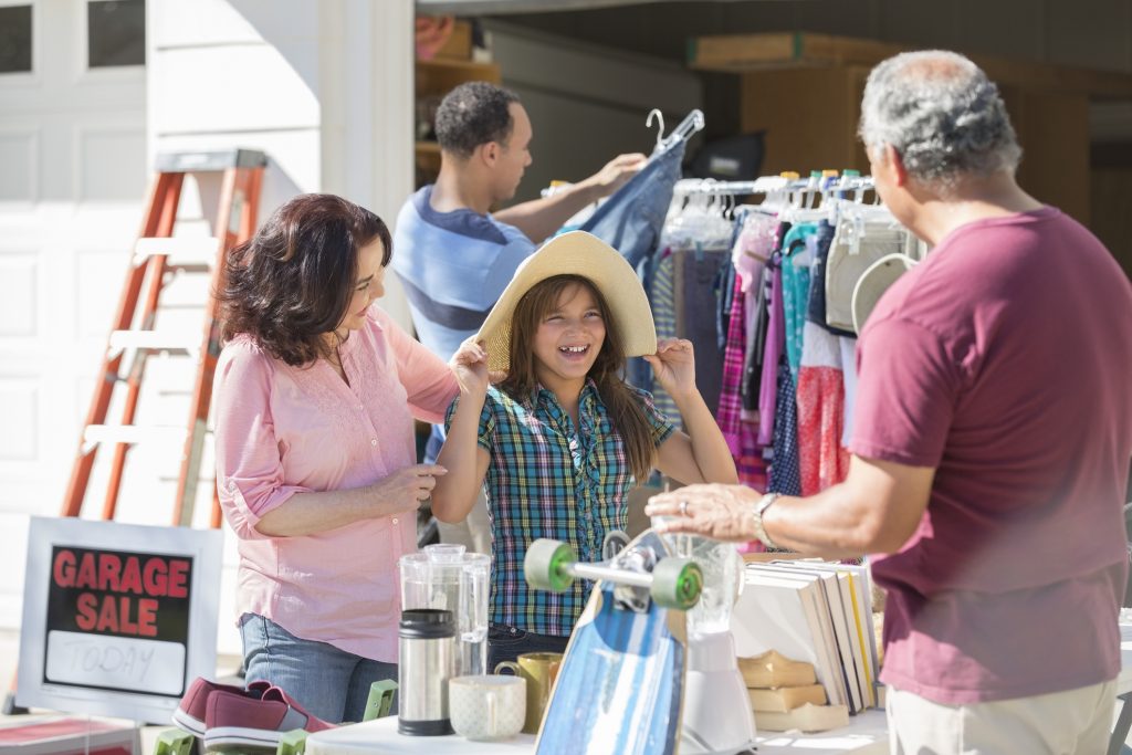 How to Hold a Successful Garage Sale