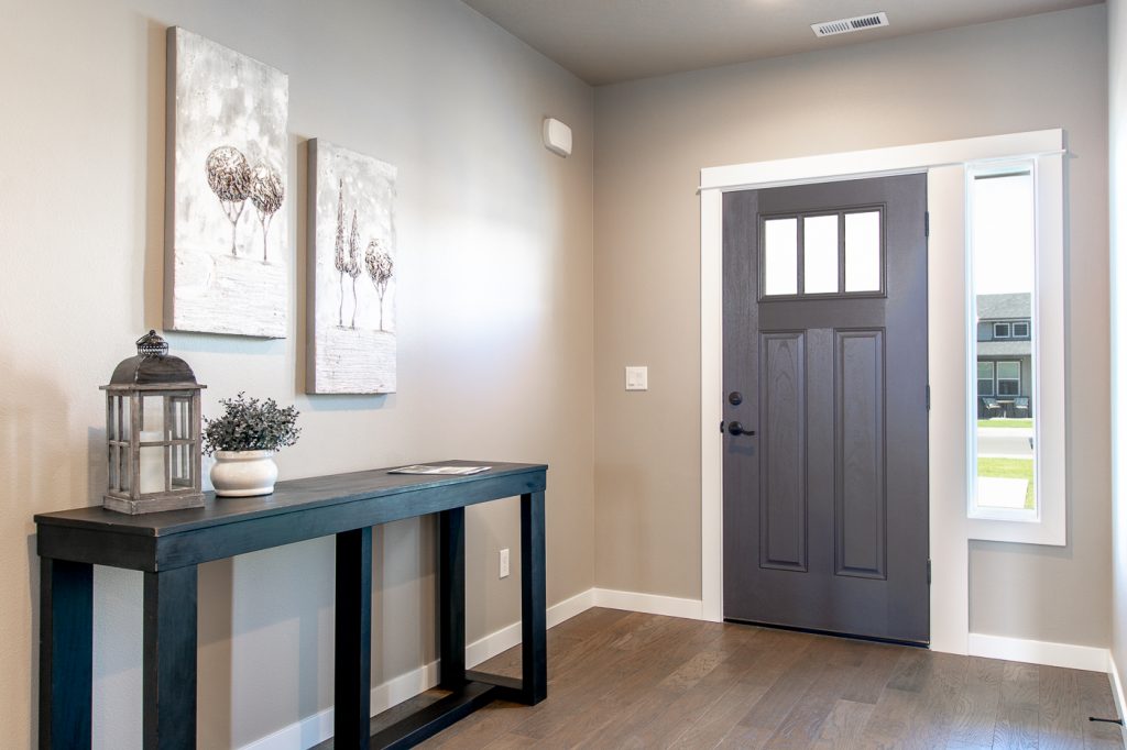 Transform Your Entryway: Easy Tips for a Stylish Welcome